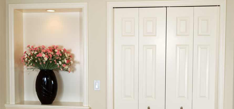 residential closet door repair in Hialeah